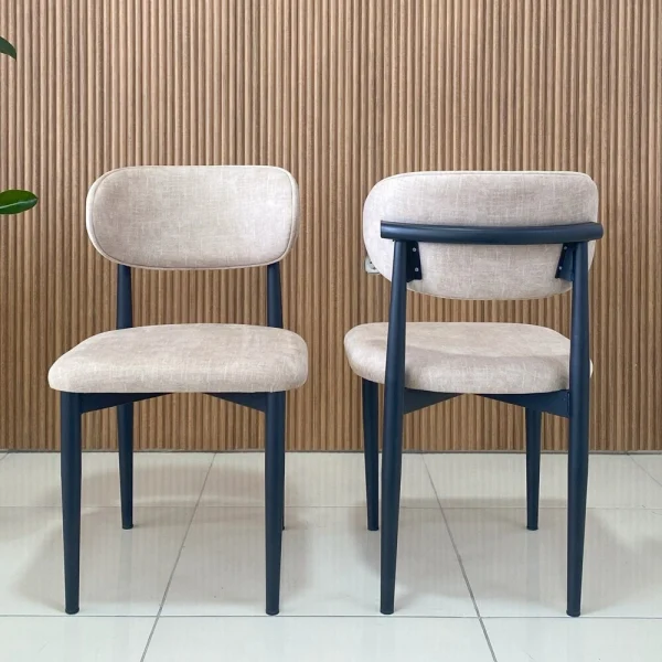 Hasko Bingöl Mobilya - Bond Siyah Ayaklı Metal Sandalye